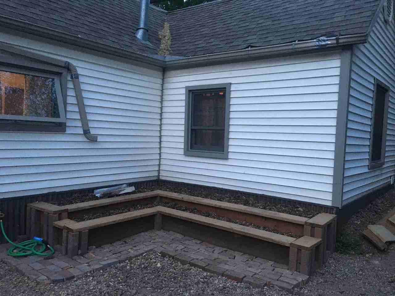 410 9th St - Photo 5 of 9