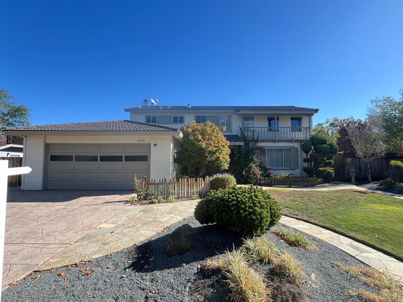 6850 Glenview Dr - Photo 2 of 37