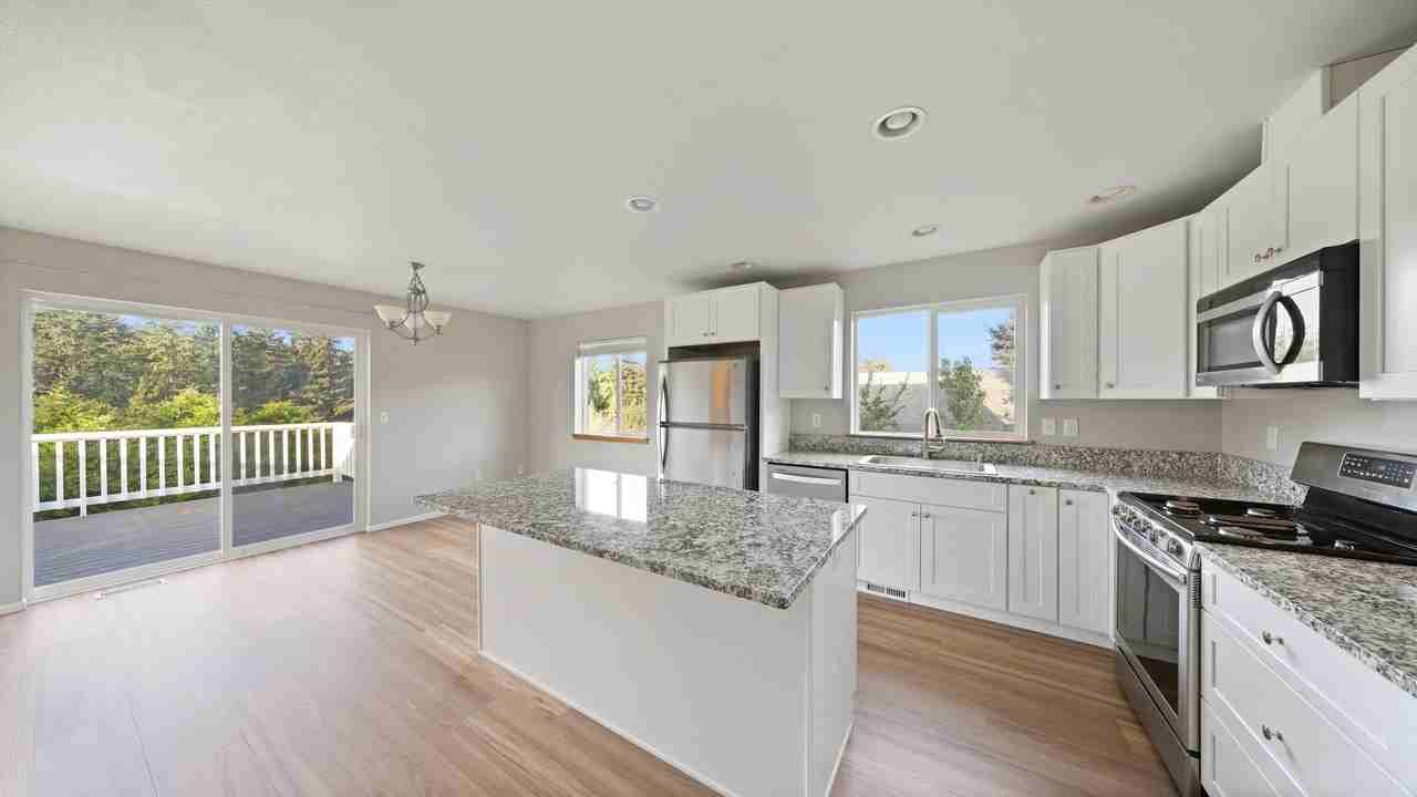 1550 Sw 17th Ave - Photo 4 of 16