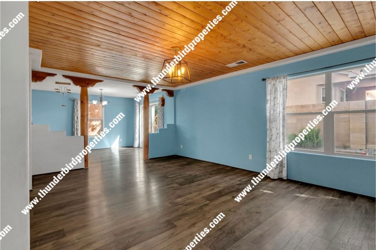 7200 Via Contenta Ne - Photo 3 of 28