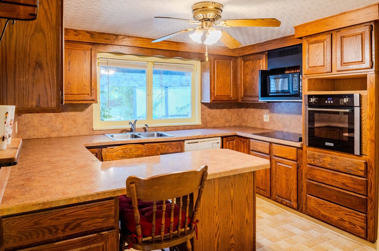 101 Oak St #NA - Photo 3 of 15