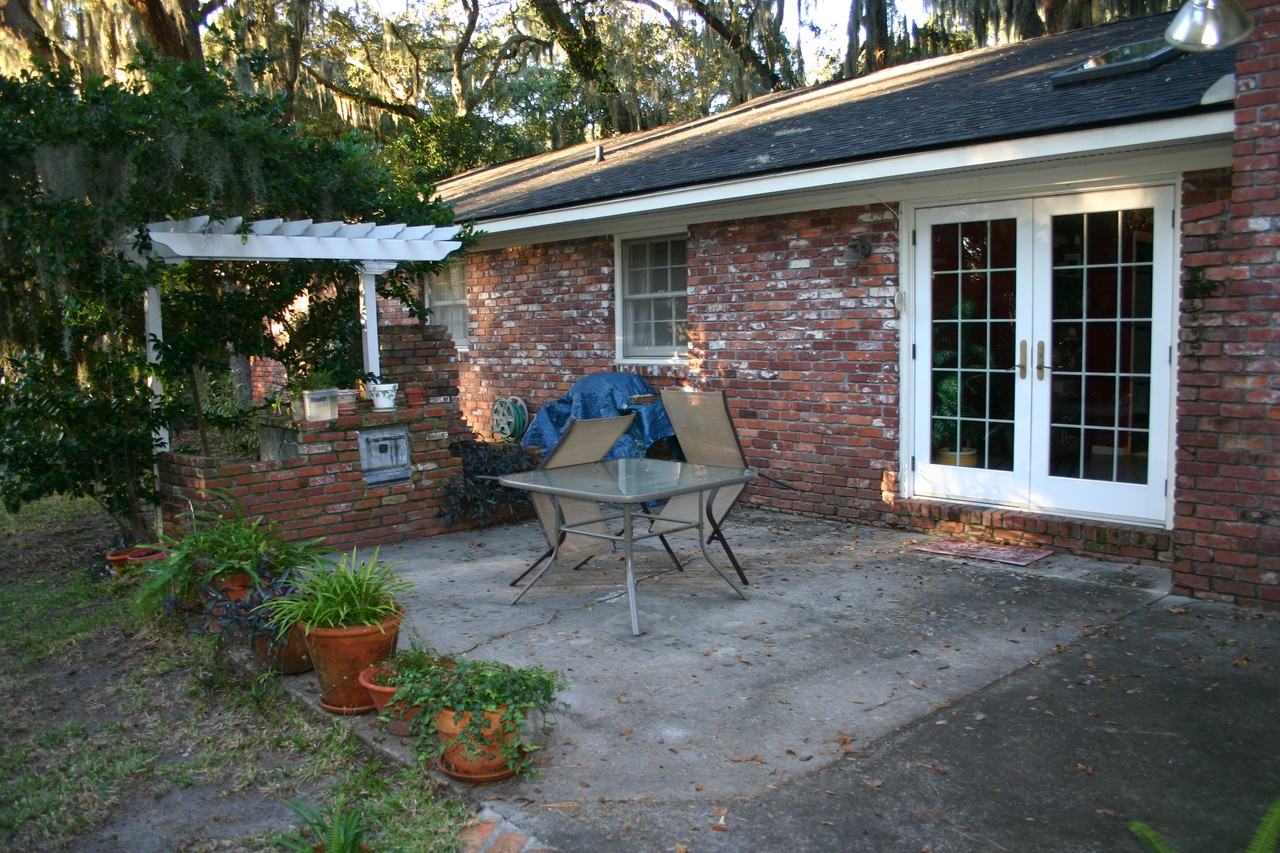 164 Saint Clair Drive - Photo 5 of 9