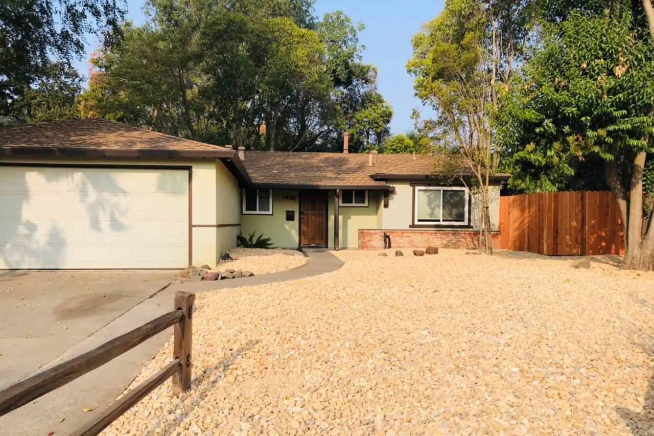 1401 Nicholas Dr - Photo 2 of 44