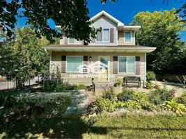 featured image of 1435 University Avenue