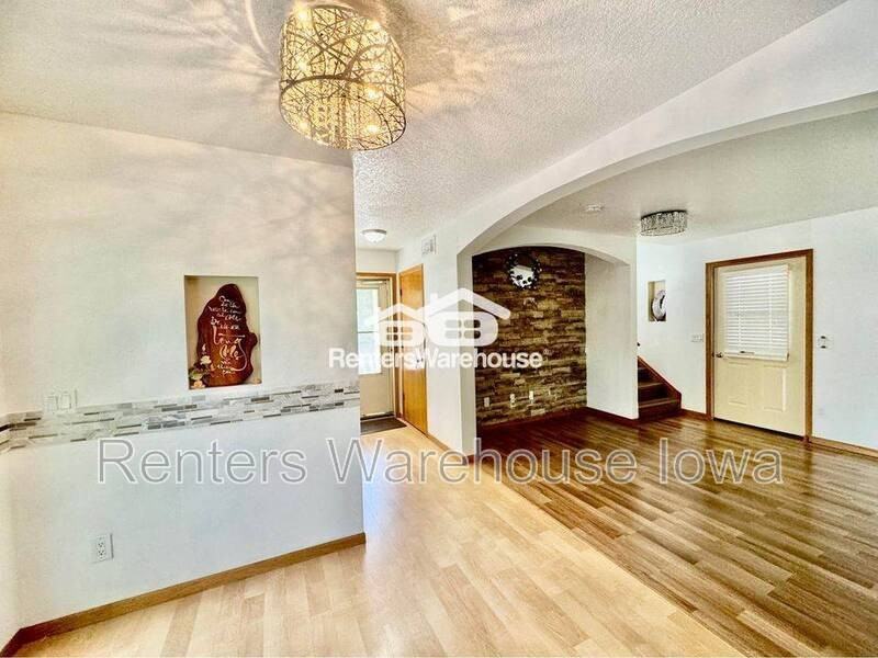 1435 University Avenue - Photo 3 of 34