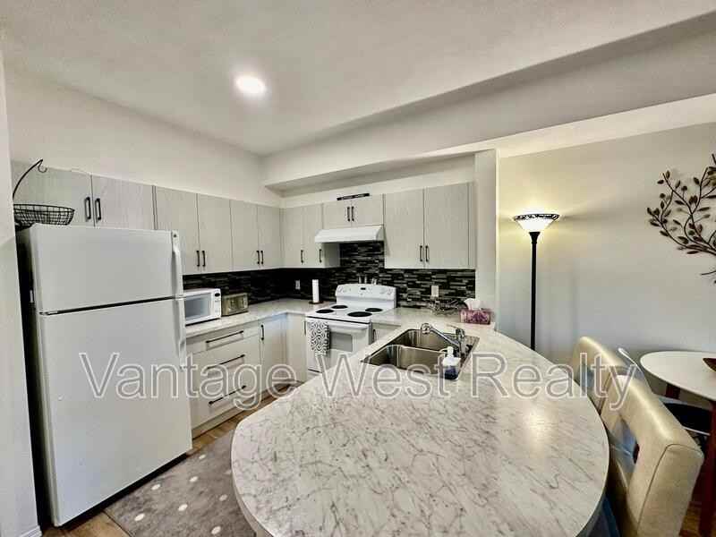 2207 Country Club Dr - Photo 2 of 21