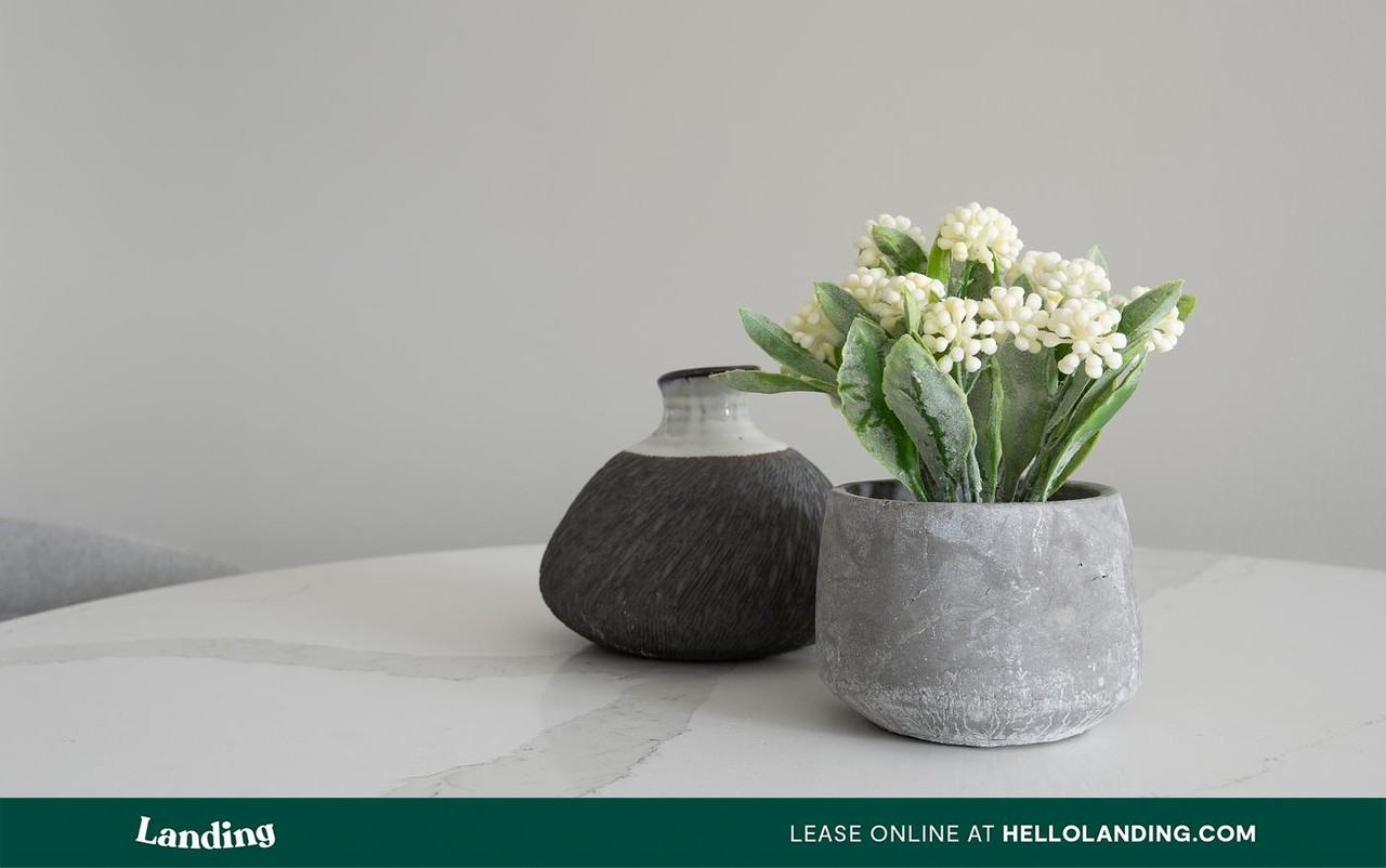 16200 Croft Drive - Photo 4 of 50