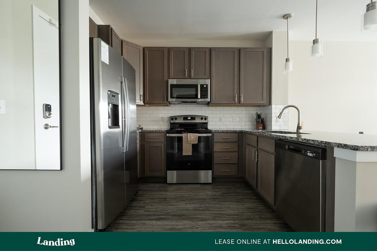 16200 Croft Drive - Photo 5 of 50