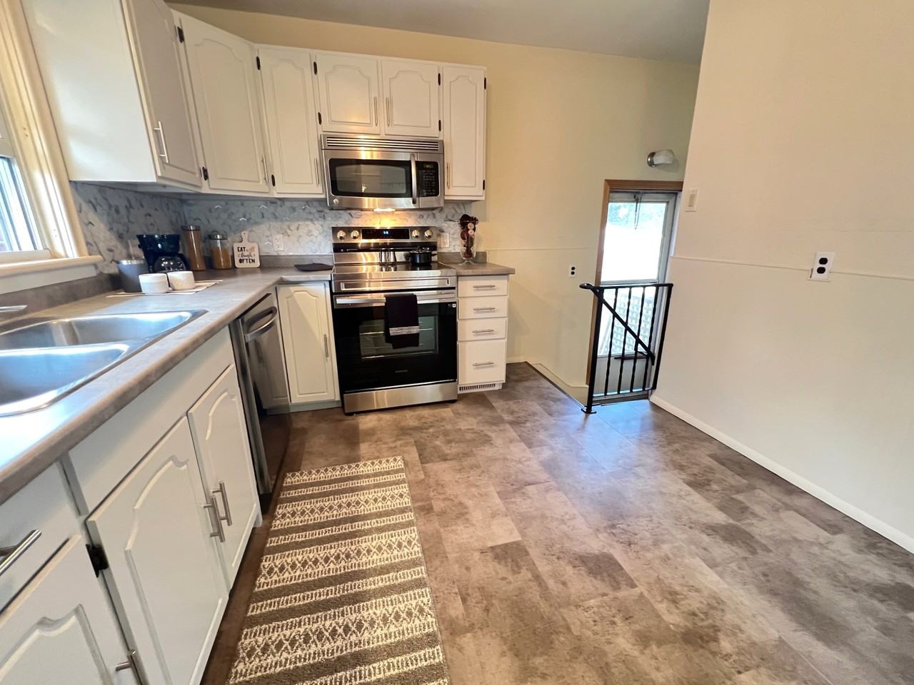 10 Elmwood Avenue - Photo 2 of 27