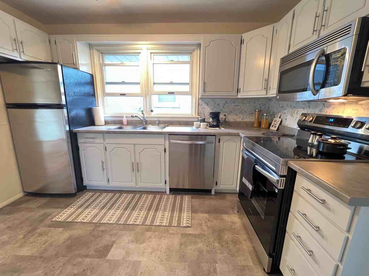 10 Elmwood Avenue - Photo 3 of 27