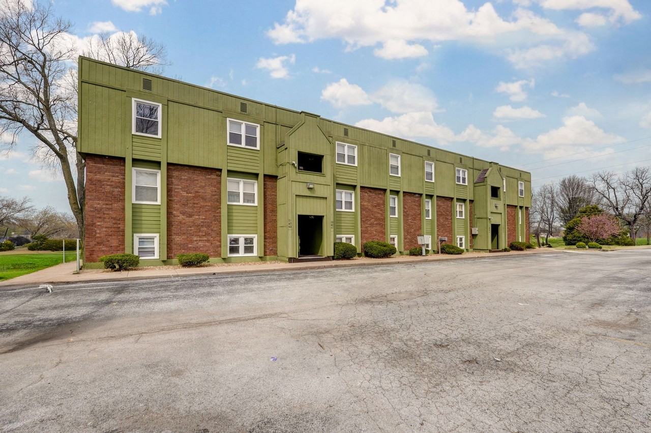 1246 E Norton Rd - Photo 4 of 30