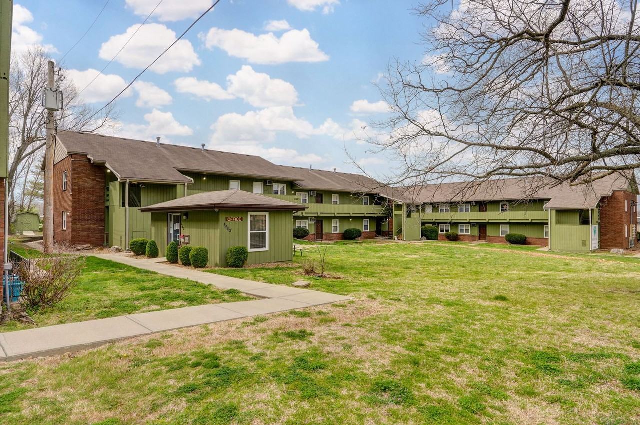 1246 E Norton Rd - Photo 5 of 30