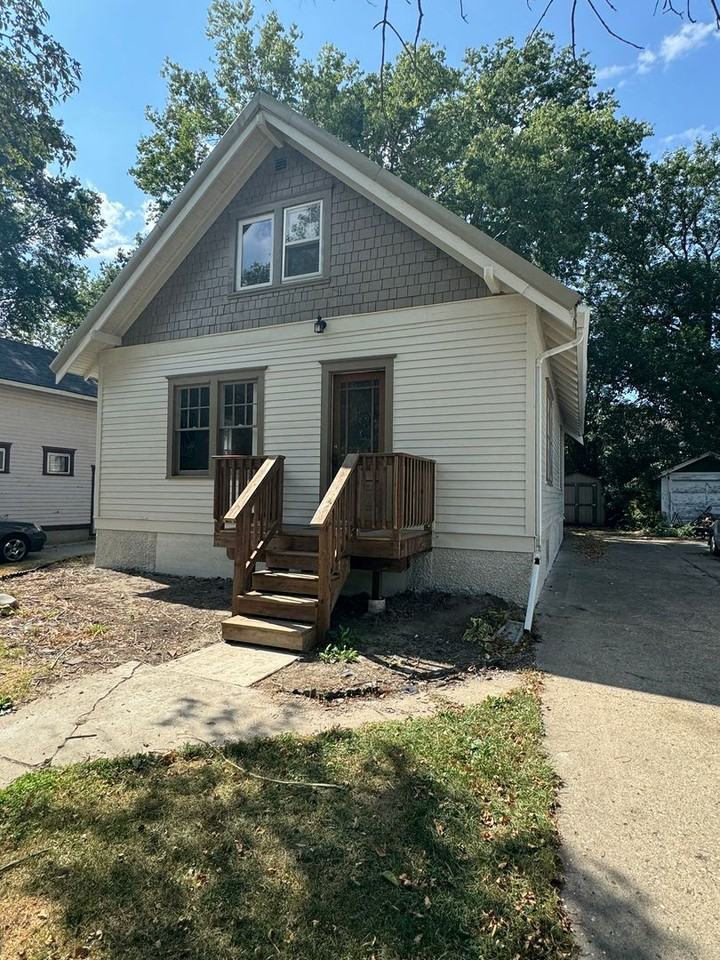 115 Linden Ave - Photo 3 of 32