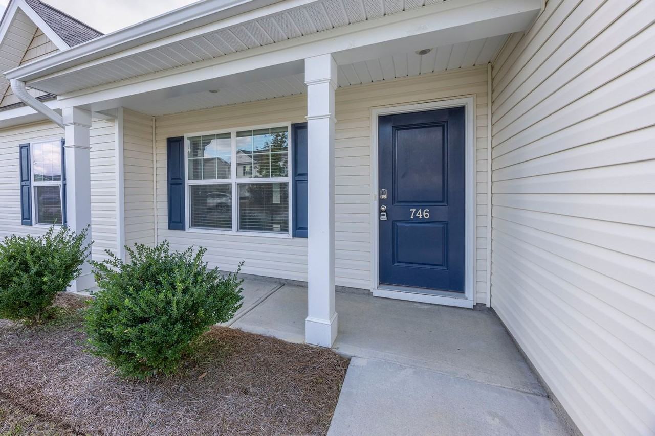 746 Lansford Bay Dr - Photo 2 of 28