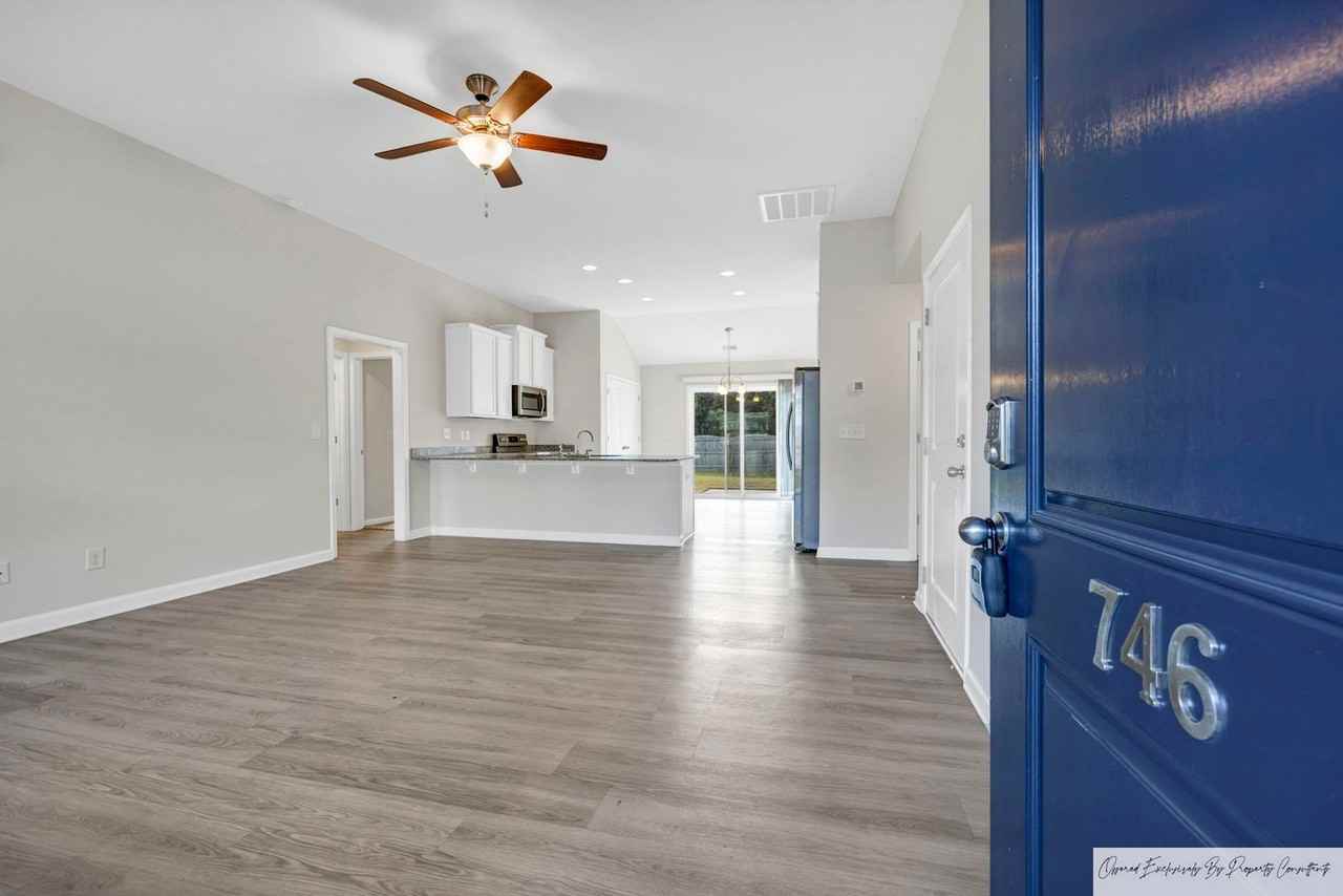 746 Lansford Bay Dr - Photo 3 of 28