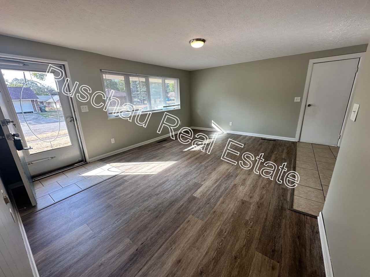 4580 Loxley Dr - Photo 2 of 16