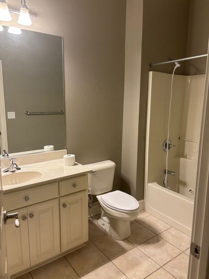 222 Skinner Rd - Photo 2 of 13