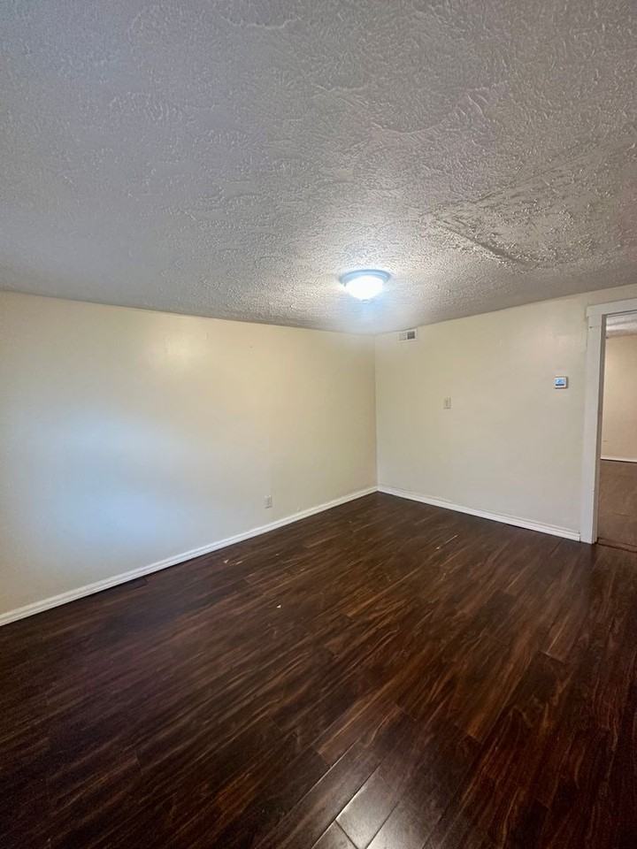 179 Prall St - Photo 2 of 10