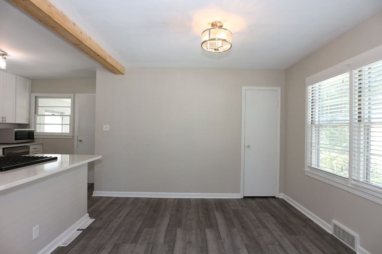5838 Primrose Ave - Photo 5 of 17