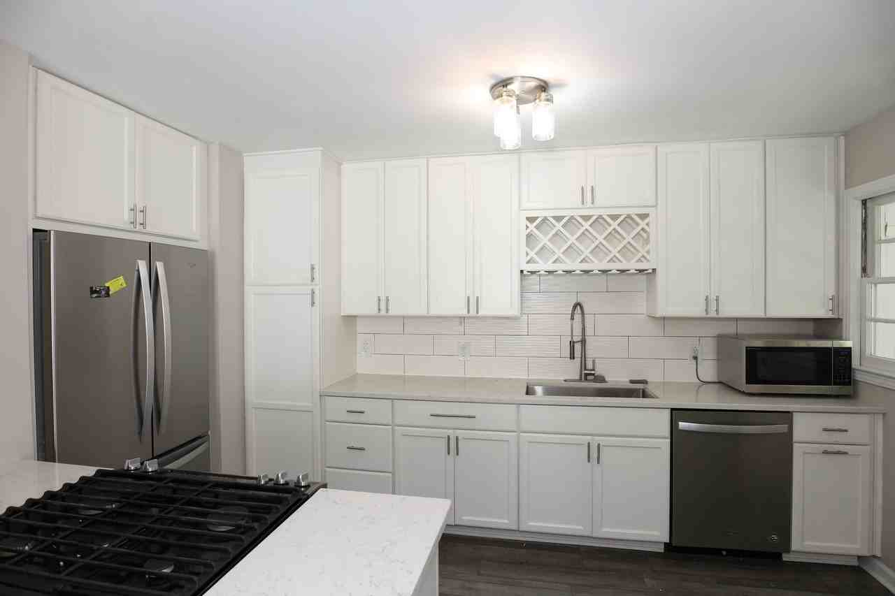 5838 Primrose Ave - Photo 6 of 17