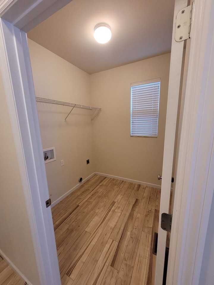 1112 Liberty Xing - Photo 2 of 16