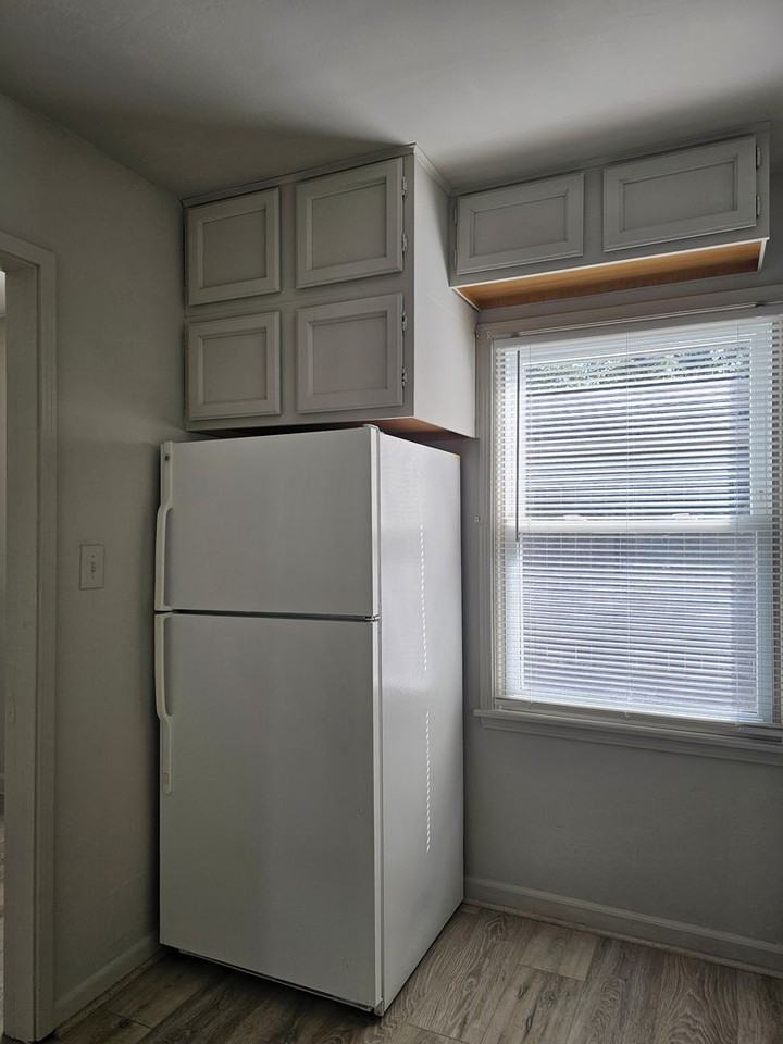 6 Greenbrier Ct - Photo 2 of 21
