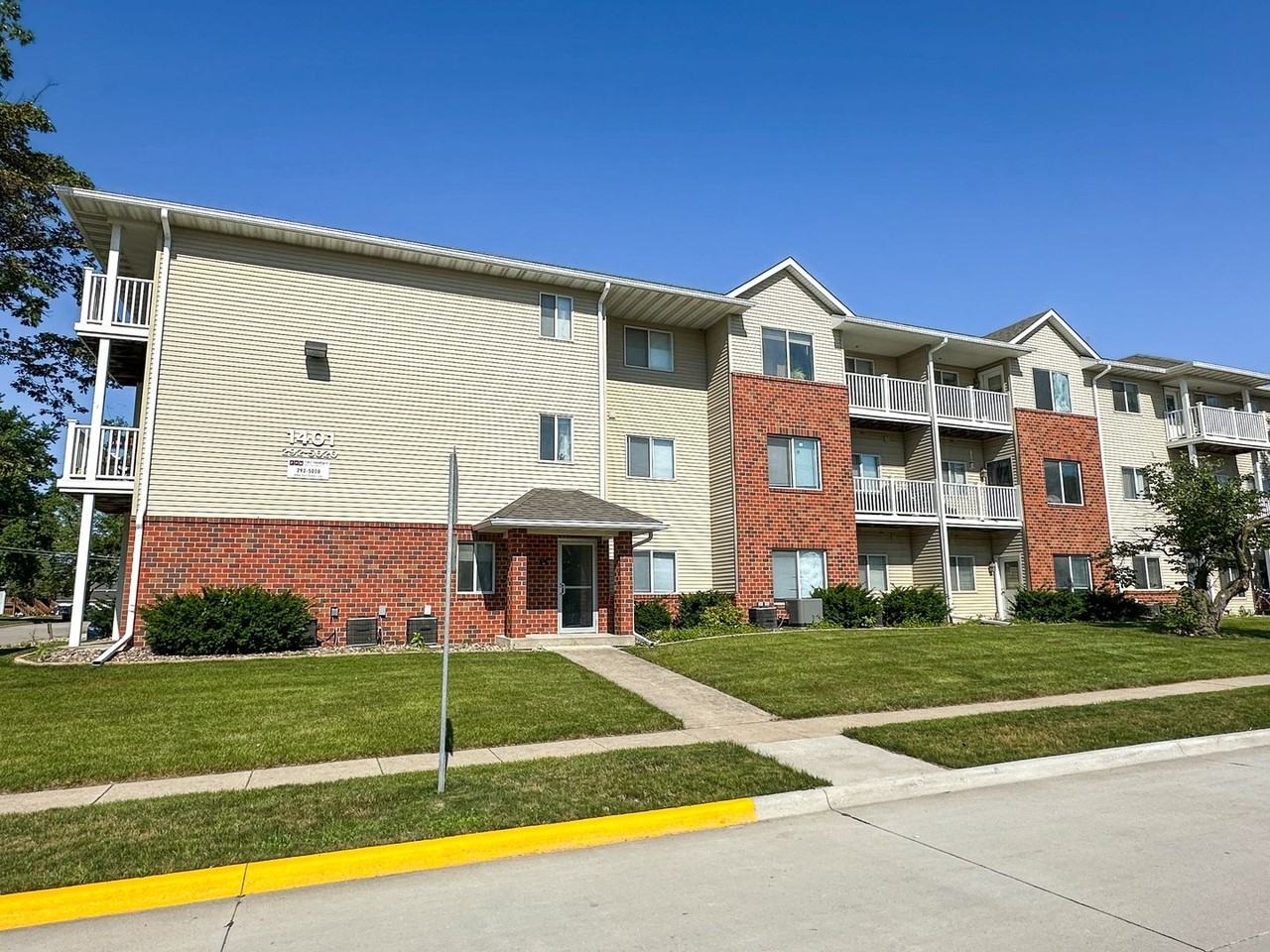 1401 N. Dakota - Photo 2 of 50