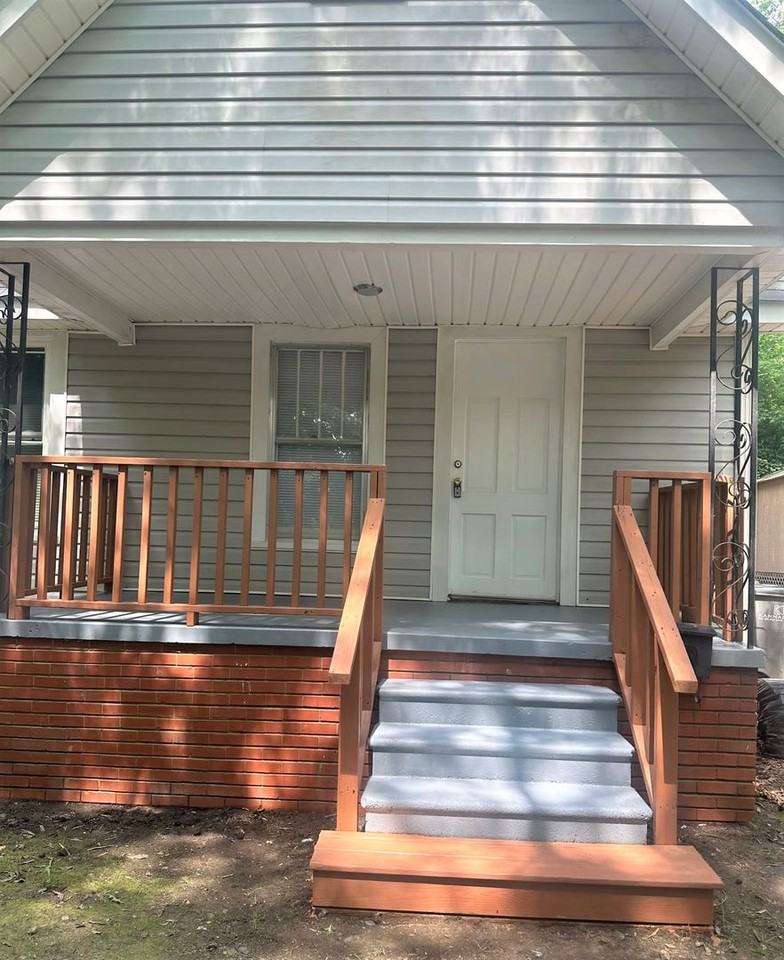 615 Buick Ave - Photo 2 of 10