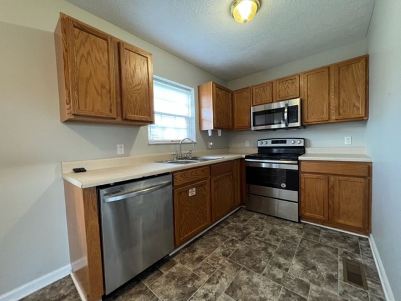 409 Olympic View Ct - Photo 5 of 15