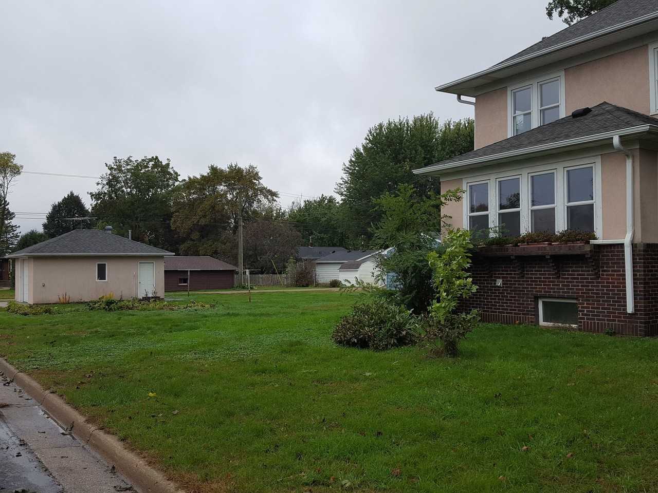 205 2nd St Sw - Photo 3 of 18