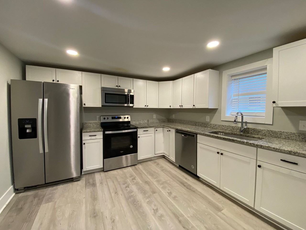 228 S Rocksprings St - Photo 2 of 7