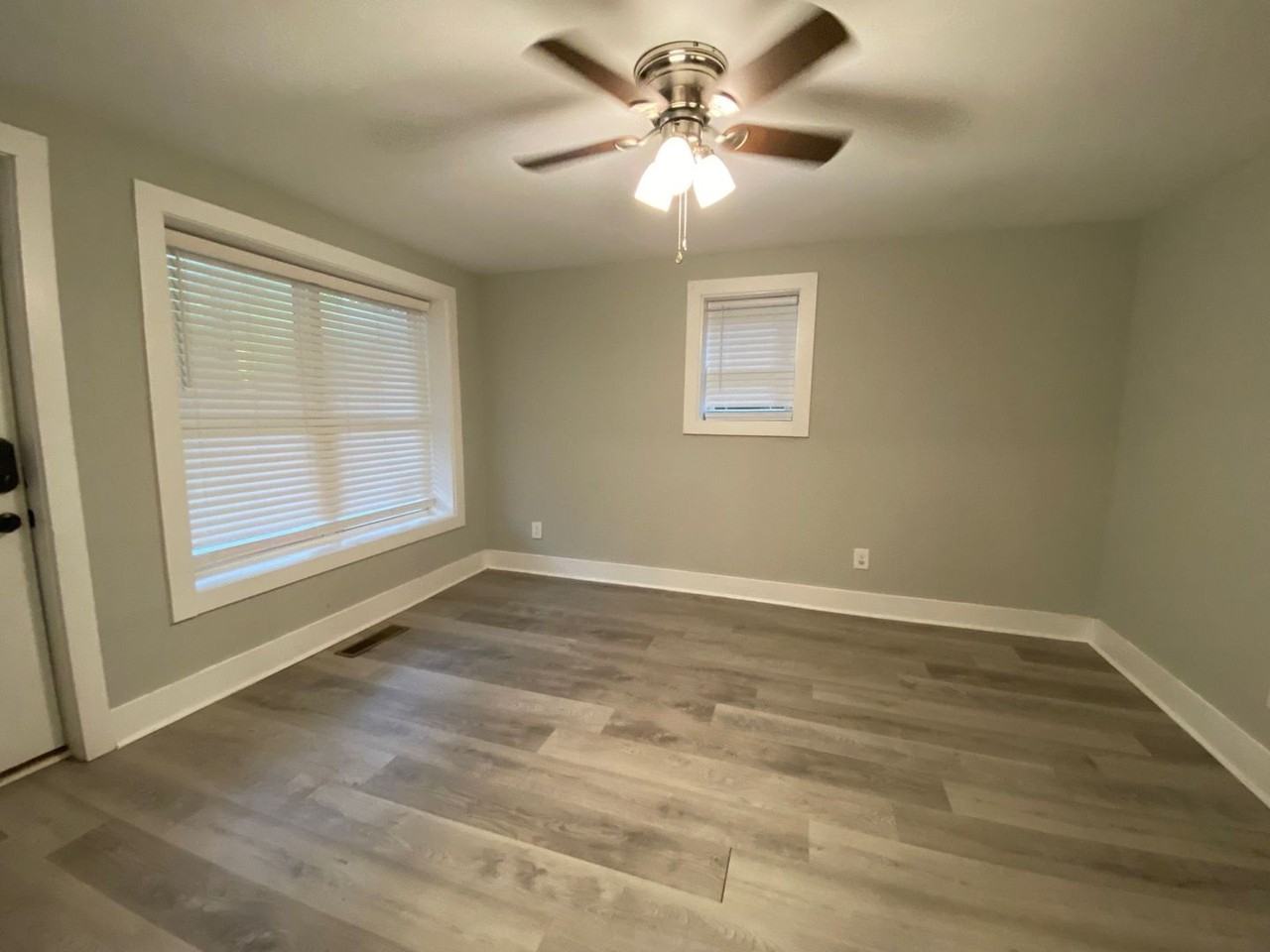 228 S Rocksprings St - Photo 3 of 7