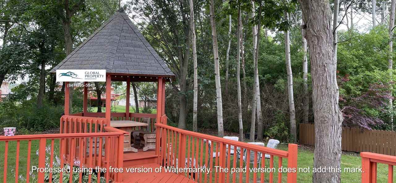 811 101st St - Photo 3 of 37