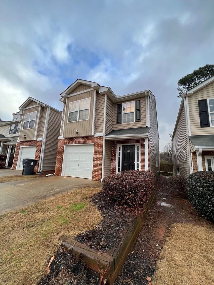 192 Alton Cir - Photo 2 of 16