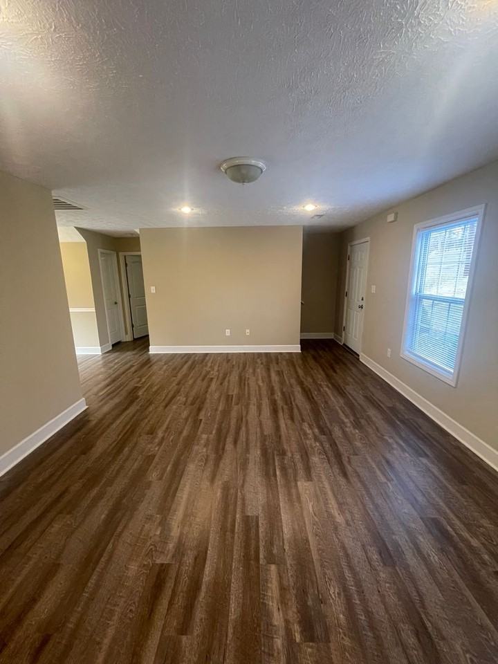 1138 Paradise Dr - Photo 2 of 21