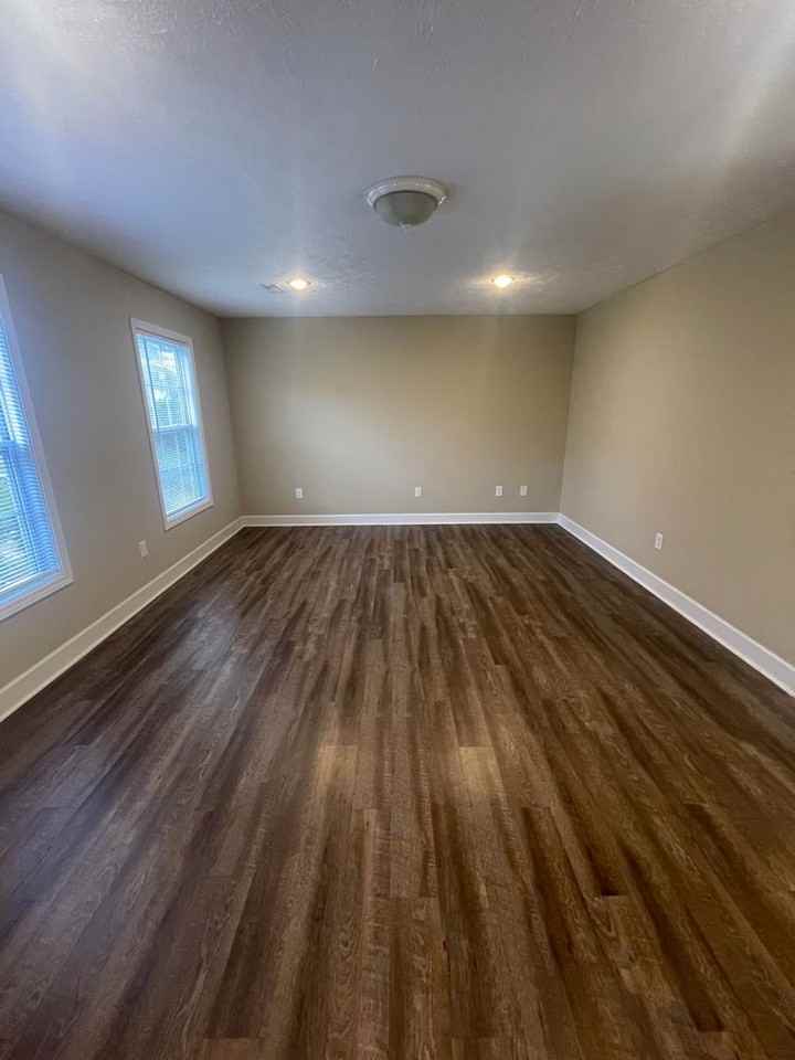1138 Paradise Dr - Photo 3 of 21