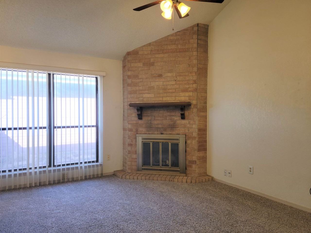 1033 Sw 103rd Ter - Photo 2 of 12