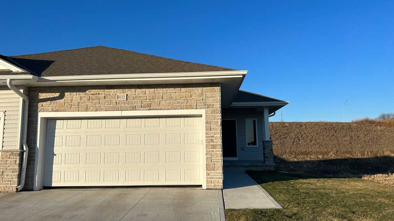 8112 South 178th Street - Photo 2 of 20