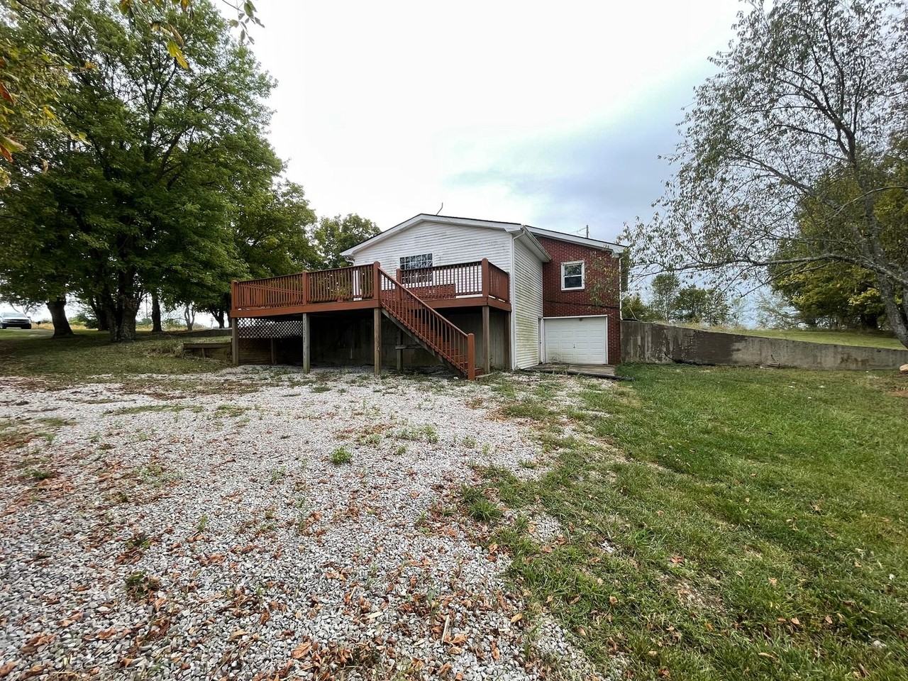 216 Ollie Brown Rd - Photo 3 of 33