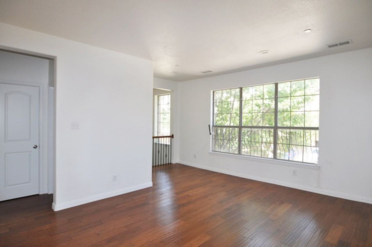 1510 Biltmore Ln - Photo 2 of 22