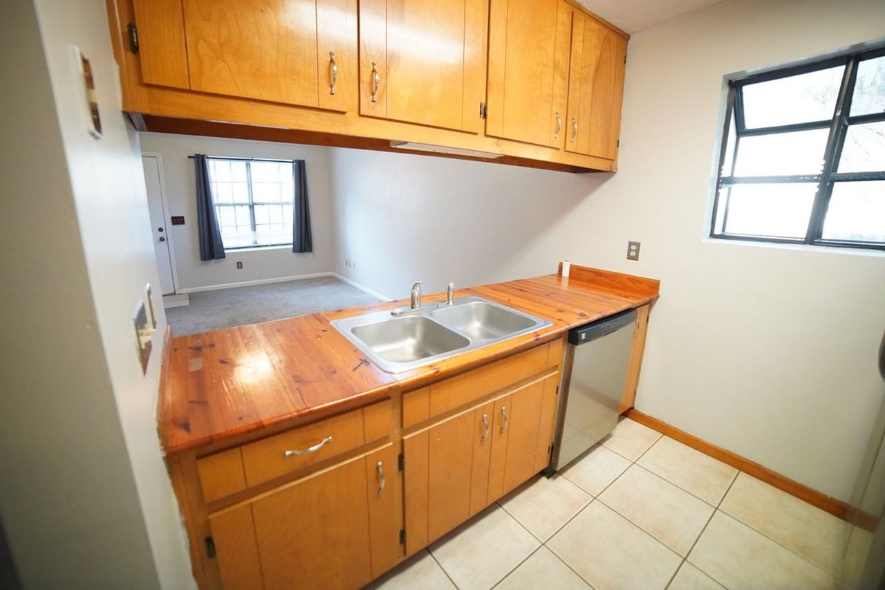 1530 Merry Oaks Ct - Photo 6 of 21