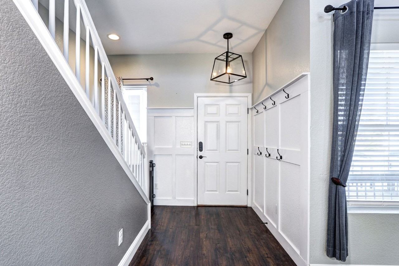 3678 Wonder Dr - Photo 2 of 32