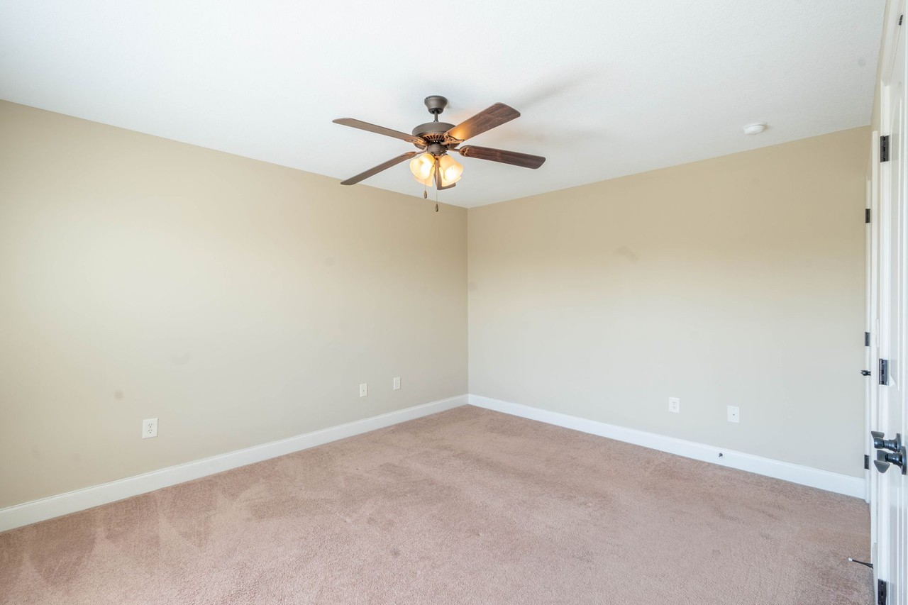 614 Grays Pointe Ct - Photo 5 of 37