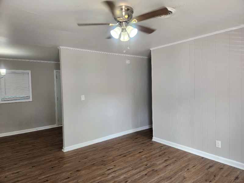 6112 Clane Dr Se - Photo 3 of 6