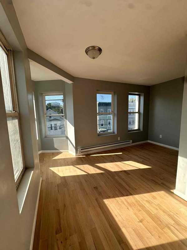 422 18th Ave - Photo 2 of 9