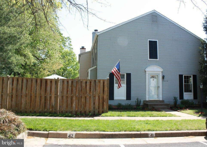 3034 Braxton Wood Ct - Photo 2 of 20