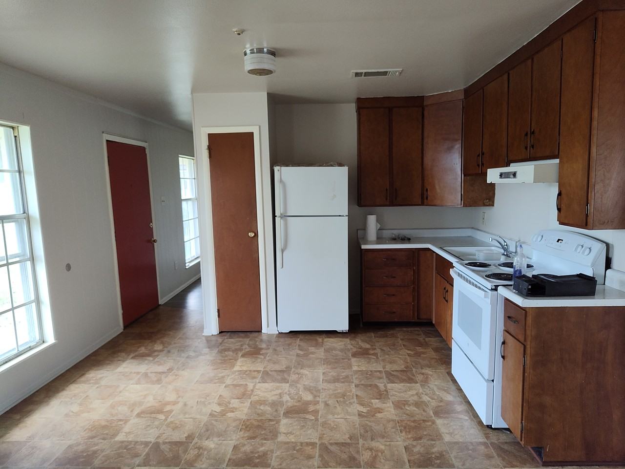 176 Elaine Dr #NA - Photo 3 of 4