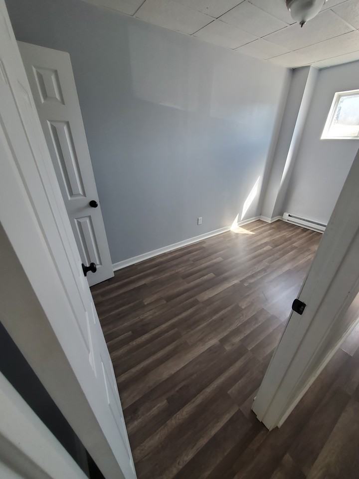 537 Wheeling Avenue #NA - Photo 3 of 11