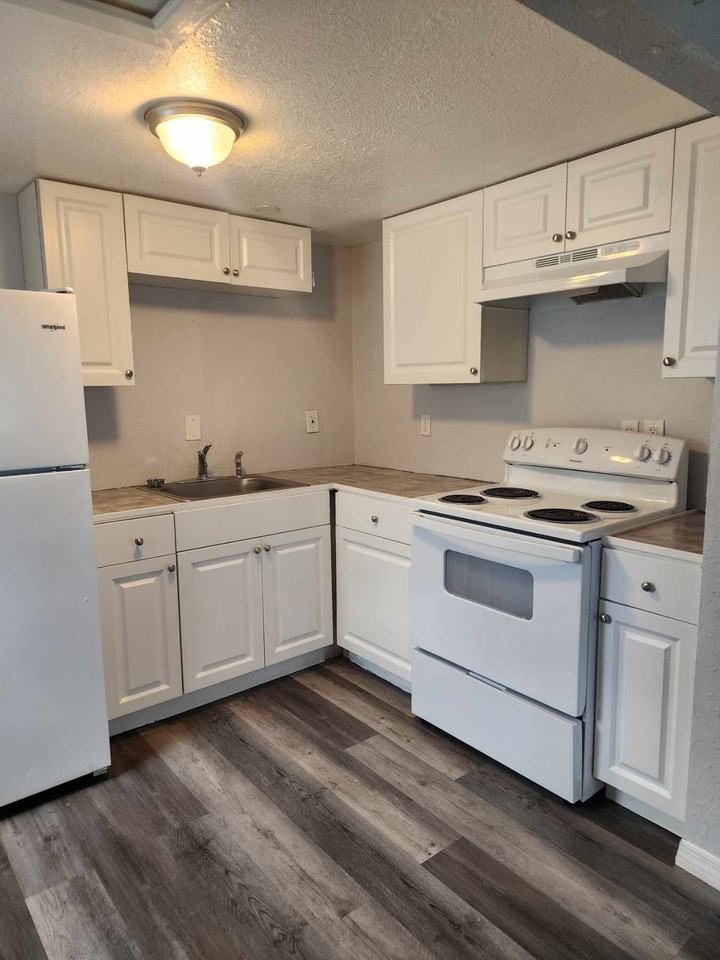 278 Ne Ark Pl #NA - Photo 2 of 25