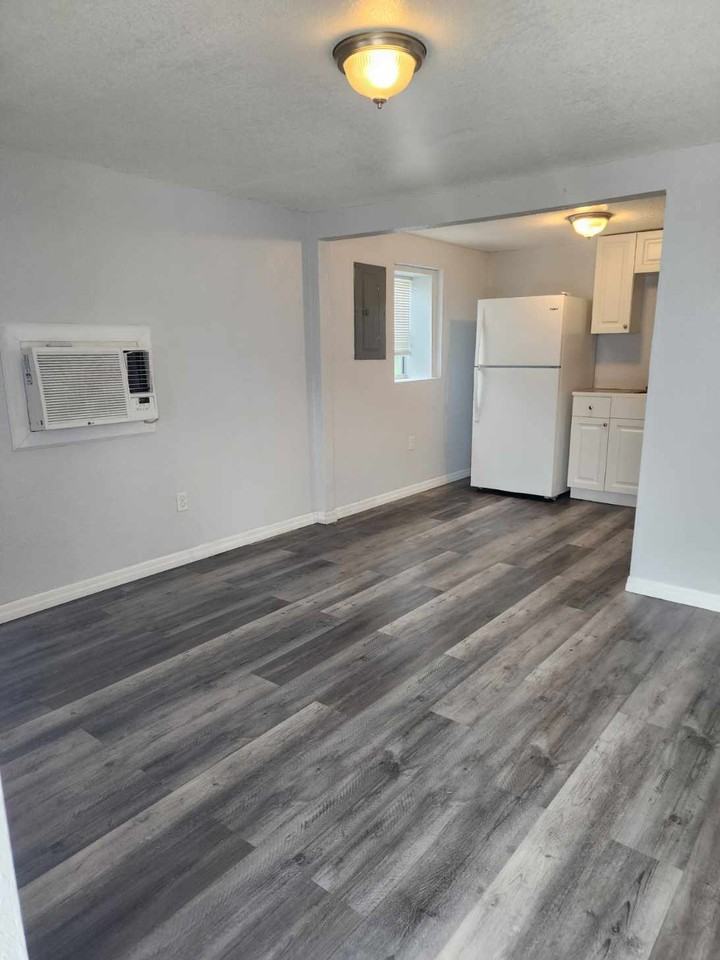 278 Ne Ark Pl #NA - Photo 4 of 25